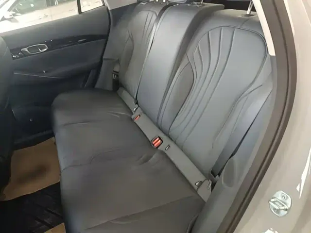 Geely Galaxy E5 — Фото автомобиля 16