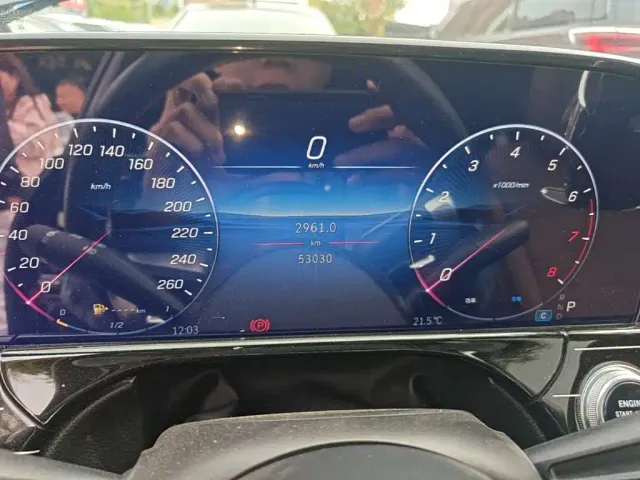 Mercedes-Benz E-Class — Фото автомобиля 11