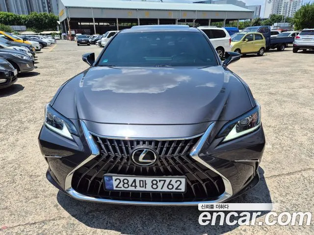 Lexus ES — Фото автомобиля 2