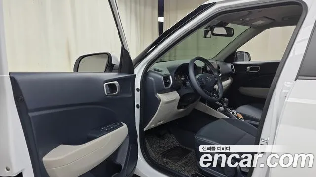 Hyundai Venue — Фото автомобиля 10