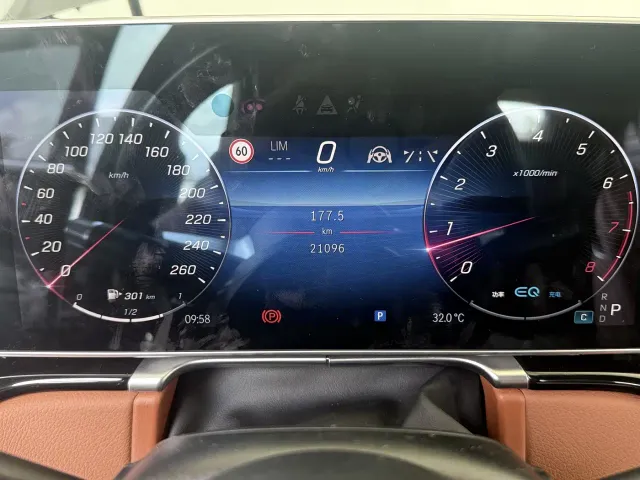 Mercedes-Benz S-Class — Фото автомобиля 19