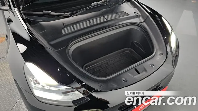 Tesla Model Y — Фото автомобиля 6