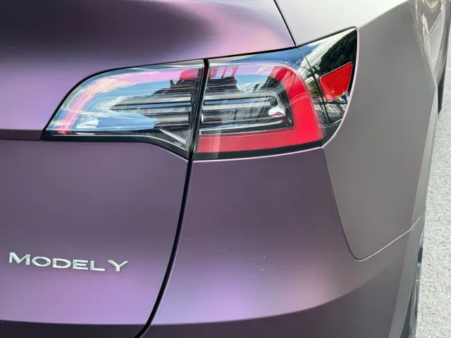 Tesla Model Y — Фото автомобиля 14