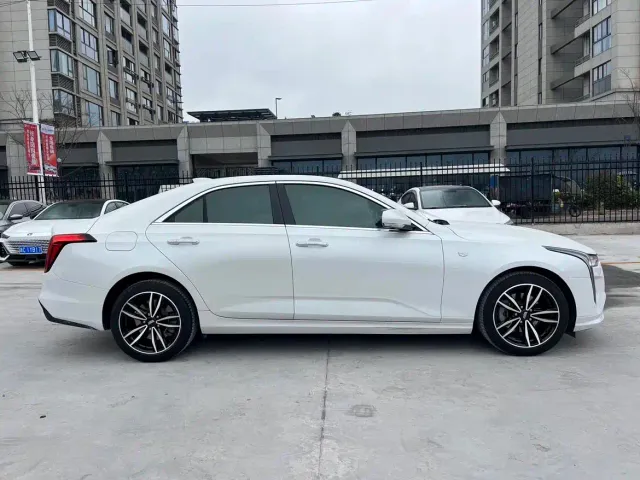 Cadillac CT4 — Фото автомобиля 2