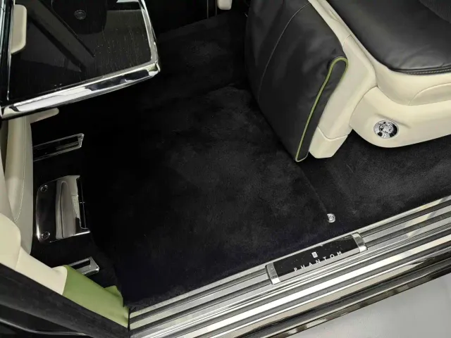 Rolls-Royce Phantom — Фото автомобиля 9
