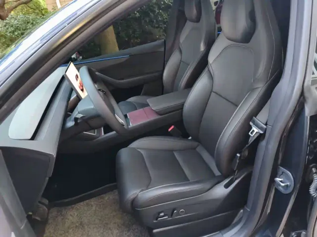 Tesla Model Y L — Фото автомобиля 14