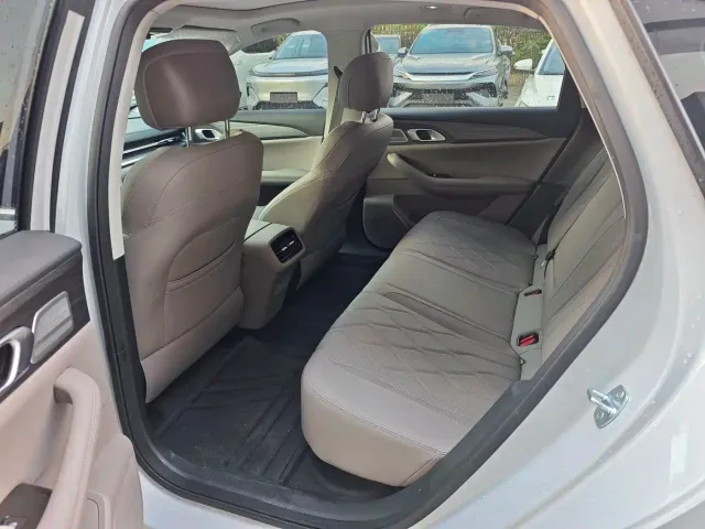 Geely Galaxy A7 EV — Фото автомобиля 7