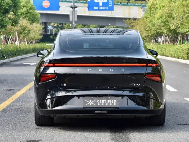 Xpeng P7 — Фото автомобиля 5