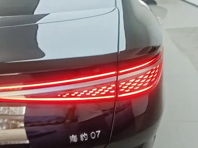 BYD Seal 07 DM-i — Фото автомобиля 23