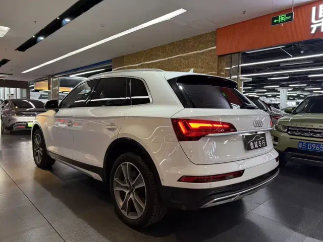 Audi Q5L — Фото автомобиля 5