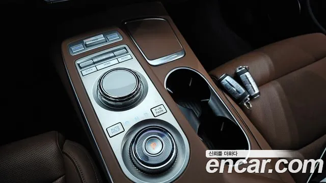Genesis GV70 2.5T Бензин AWD — Фото автомобиля 7