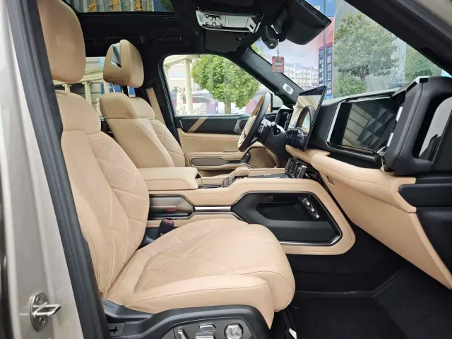 BYD FangChengBao Leopard 8 — Фото автомобиля 10