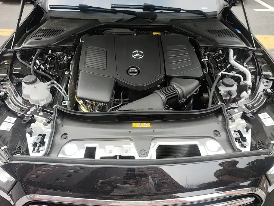 Mercedes-Benz Mercedes-Benz E-Class — Фото автомобиля 10