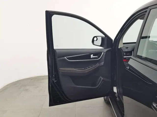 Forthing Fengxing SX6 — Фото автомобиля 8