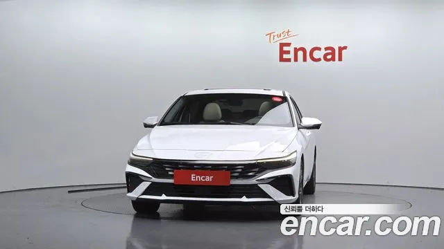 Hyundai Avante CN7 — Фото автомобиля 3