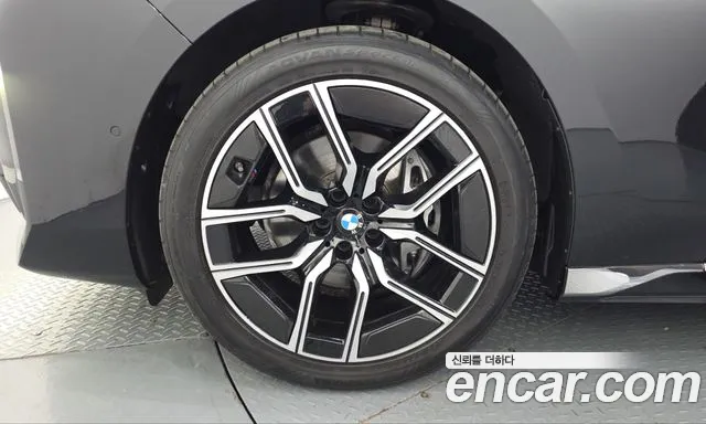 BMW 7 Series G70 — Фото автомобиля 5