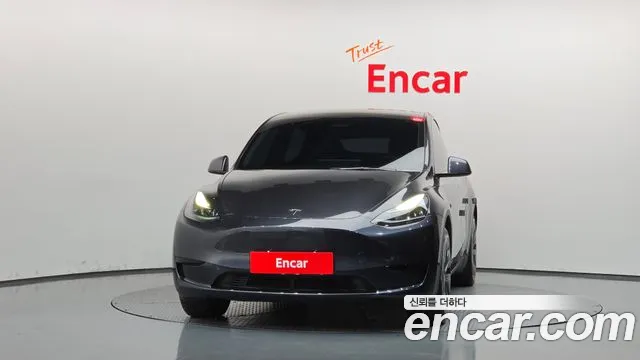 Tesla Model Y — Фото автомобиля 3