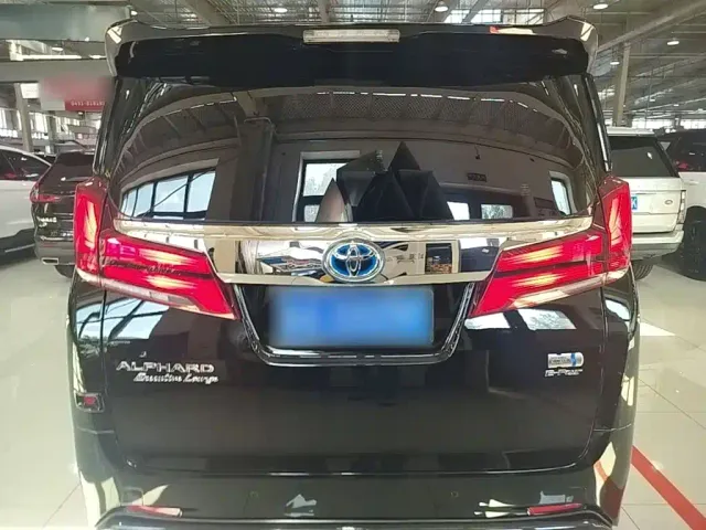 Toyota Alphard — Фото автомобиля 5