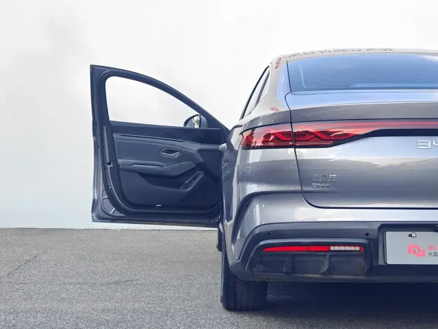 BYD Qin L — Фото автомобиля 19