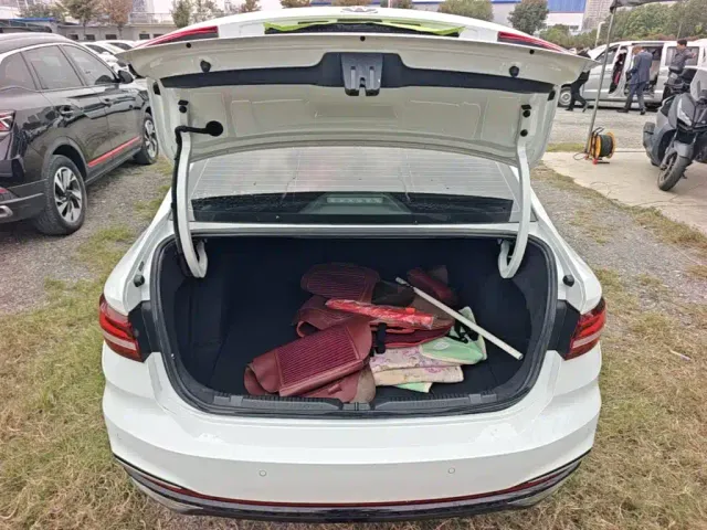 Volkswagen Lavida — Фото автомобиля 18