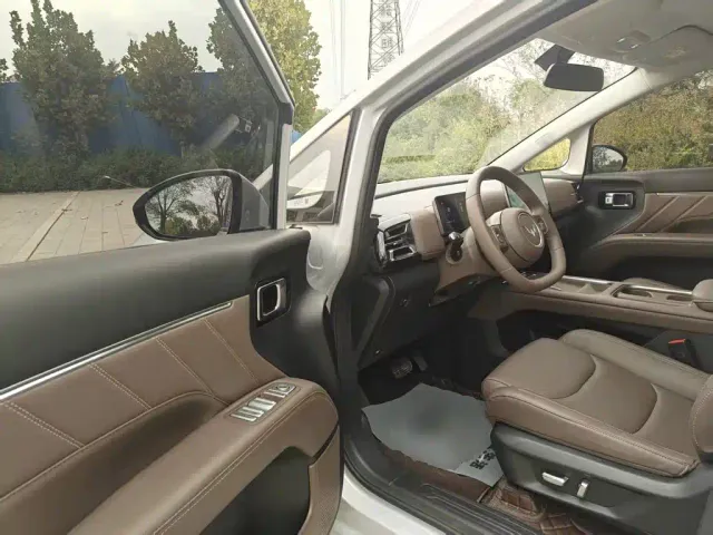 Wuling Starlight 730 — Фото автомобиля 14