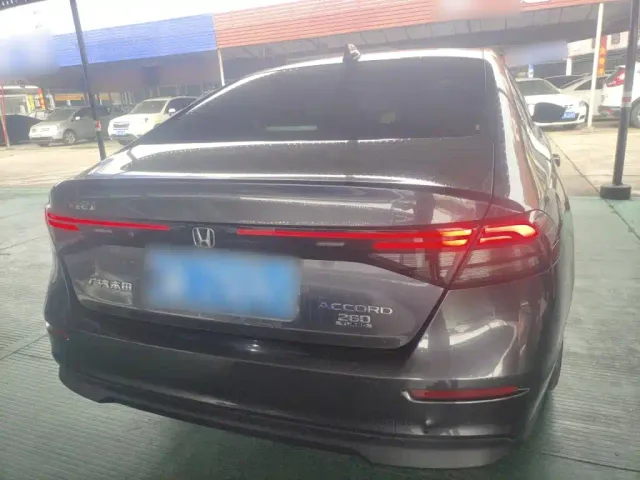 Honda Accord — Фото автомобиля 3
