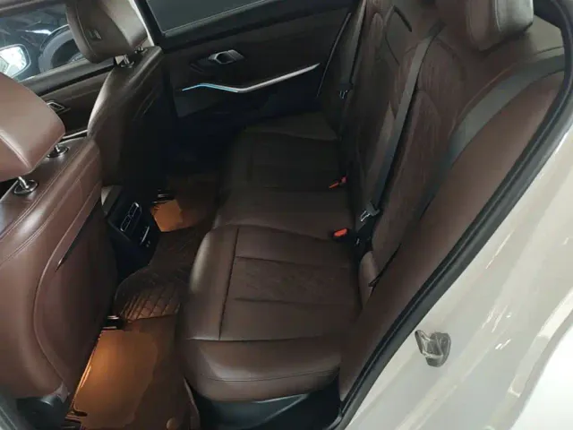 BMW 3 Series — Фото автомобиля 16