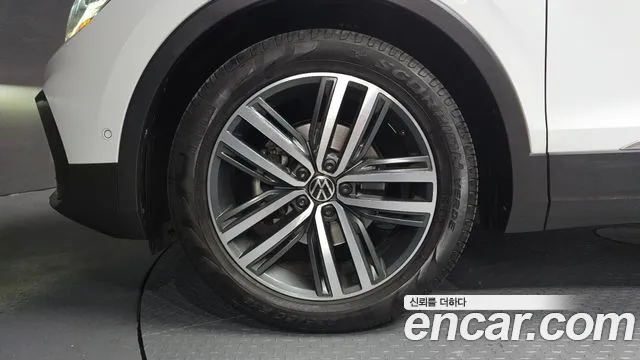 Volkswagen Tiguan Tiguan 2 поколение 2.0 TDI Prestige — Фото автомобиля 5