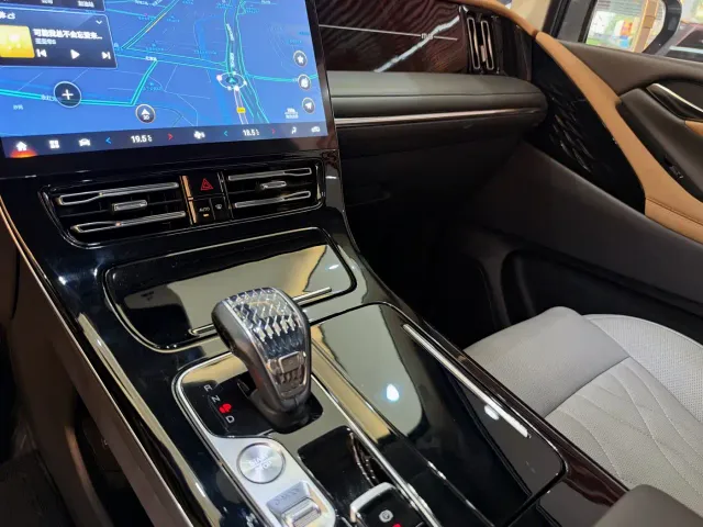 GAC Trumpchi M8 — Фото автомобиля 11