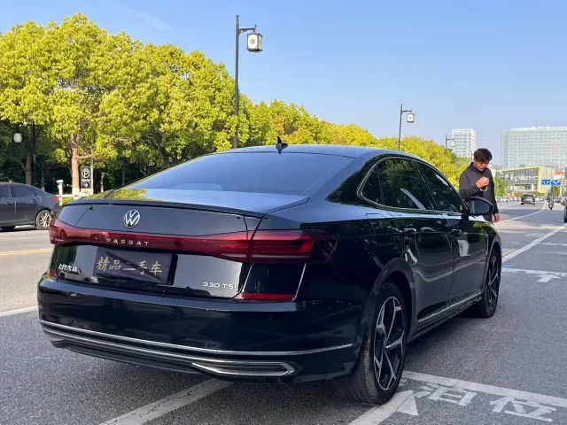 Volkswagen Passat — Фото автомобиля 9
