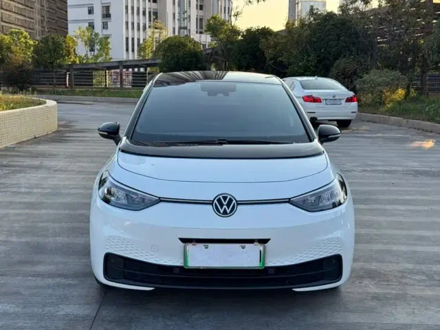 Volkswagen ID.3 — Фото автомобиля 2