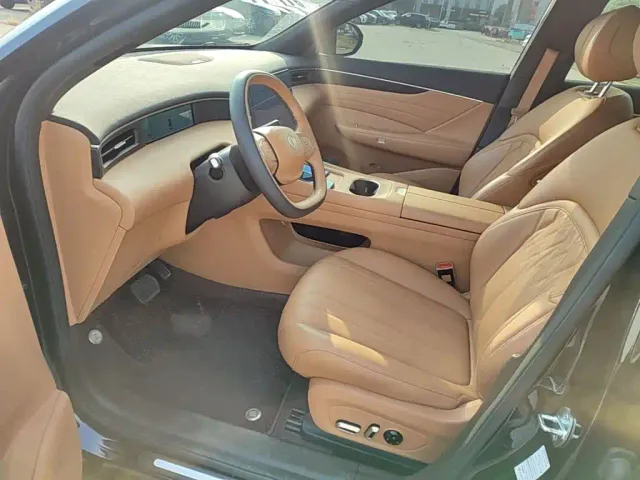 Dongfeng Aeolus Dongfeng Aeolus L8 2025 Plug-in Hybrid — Фото автомобиля 15