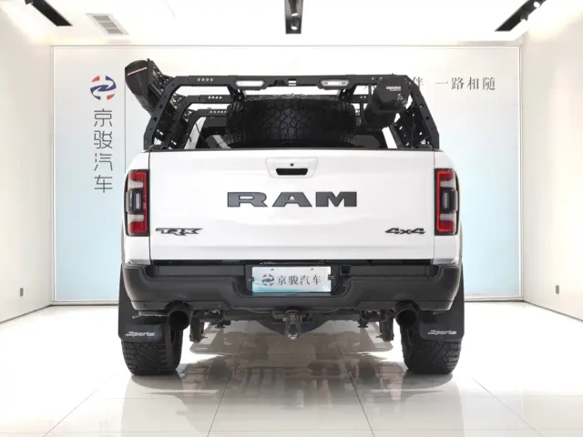 RAM Trucks — Фото автомобиля 16
