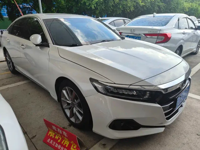 Honda Accord — Фото автомобиля 3