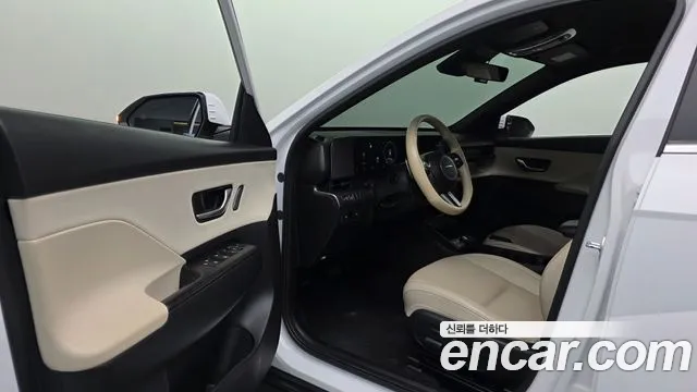 Hyundai Kona SX2 — Фото автомобиля 15