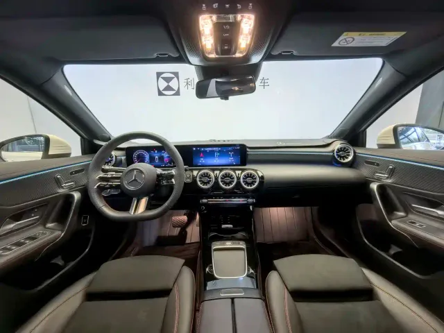 Mercedes-Benz A-Class — Фото автомобиля 11