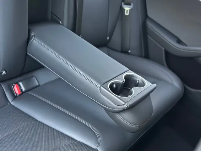 Tesla Model 3 — Фото автомобиля 19