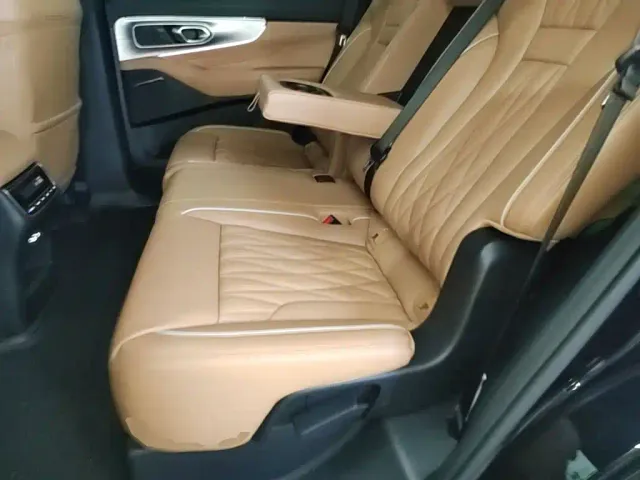 GAC Trumpchi GS8 — Фото автомобиля 16