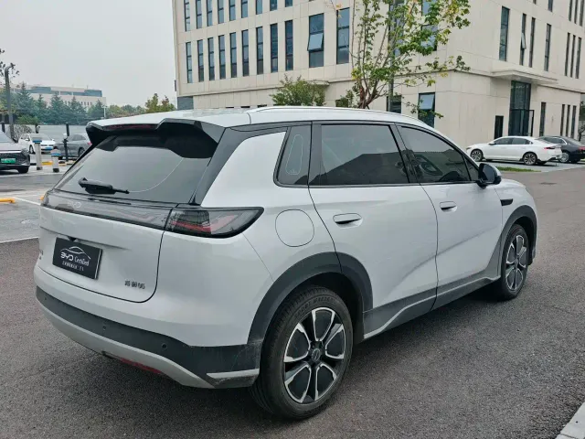 BYD Seal 05 DM-i — Фото автомобиля 9
