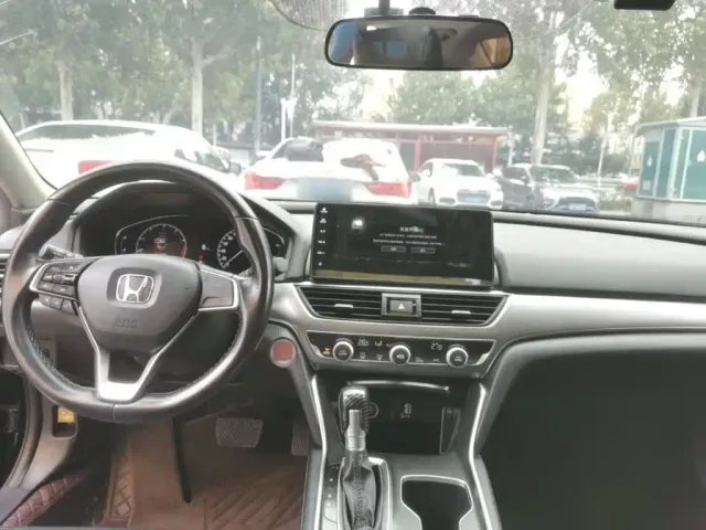 Honda Accord — Фото автомобиля 9