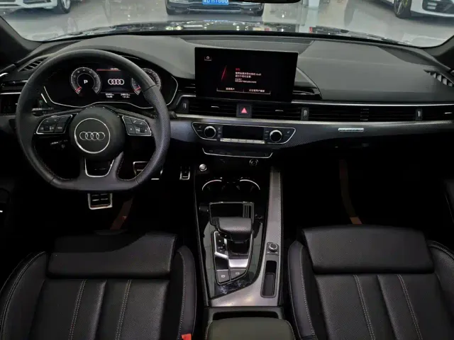 Audi A4L — Фото автомобиля 12