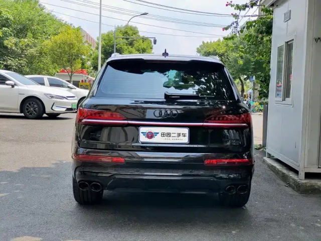 Audi Q7 — Фото автомобиля 5