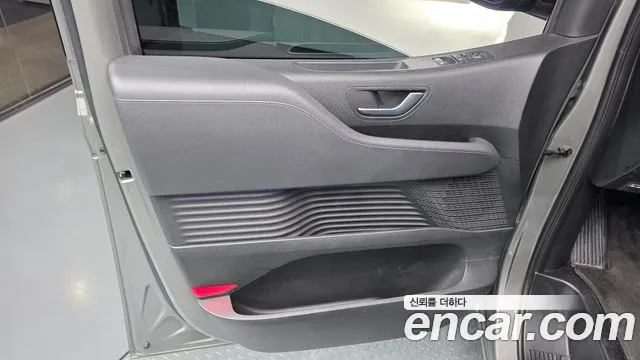 Hyundai Staria — Фото автомобиля 13