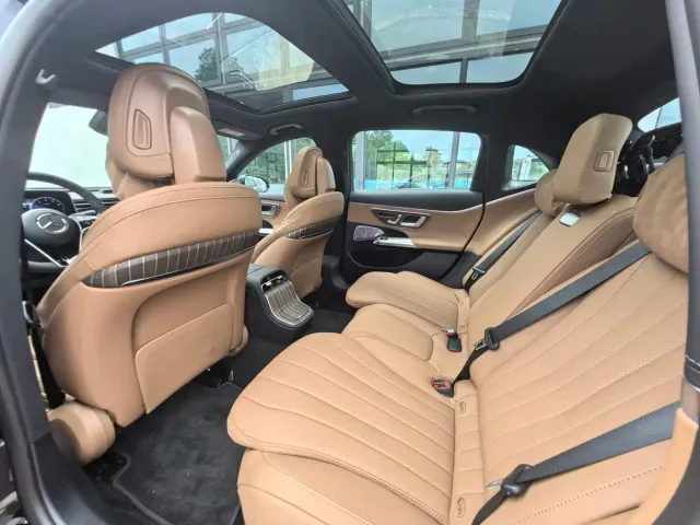 Mercedes-Benz E-Class — Фото автомобиля 7