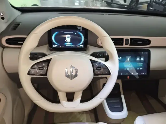 Leapmotor T03 — Фото автомобиля 10