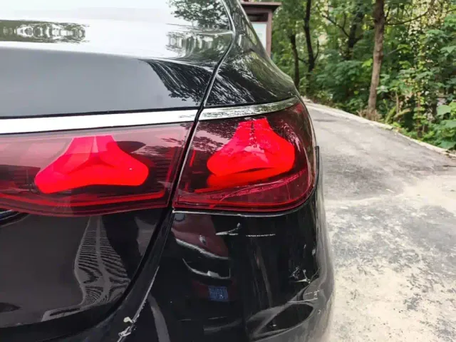 Mercedes-Benz E-Class — Фото автомобиля 7