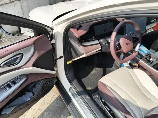 BYD Seal 07 DM-i 2025 Model DM-i 1.5L 125km Luxury — Фото автомобиля 12