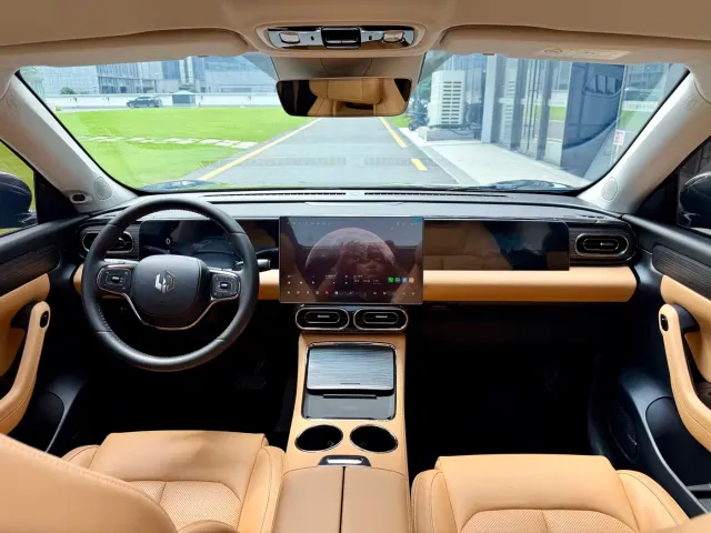 Leapmotor C11 — Фото автомобиля 11