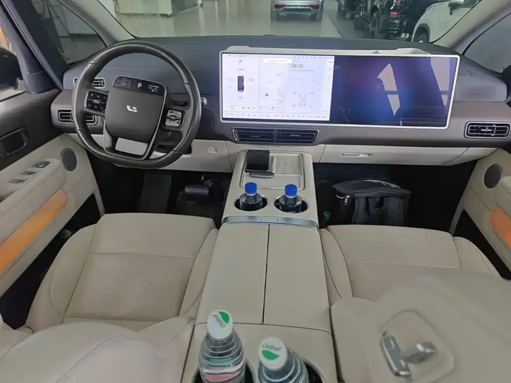 Li Auto Li Auto MEGA 2024 Ultra — Фото автомобиля 9