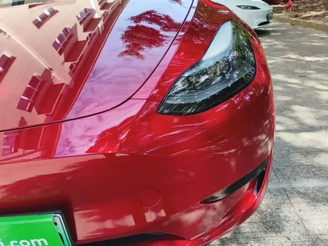 Tesla Model Y — Фото автомобиля 23